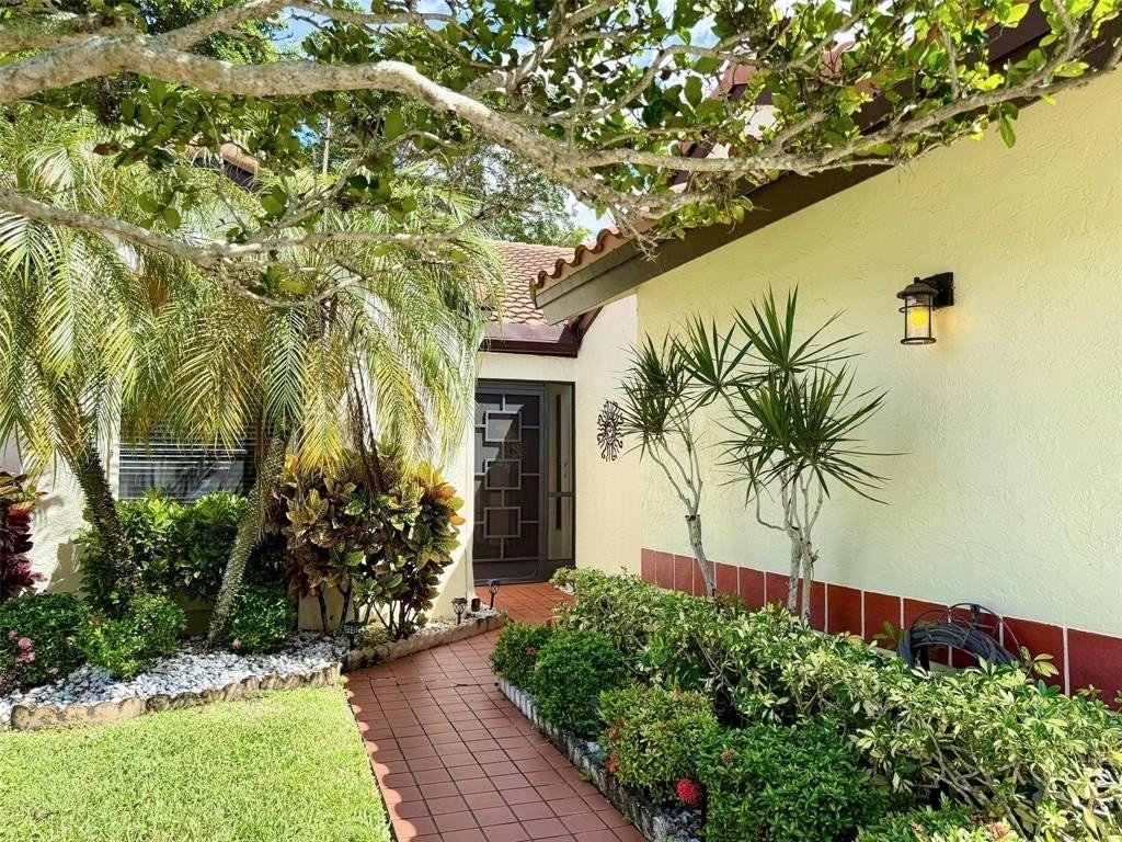 5462 Palm Springs Ln #A - Photo 3 of 50