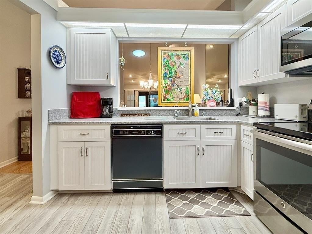 5462 Palm Springs Ln #A - Photo 7 of 50