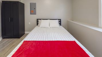 featured image of 4610 5 Leaves Court