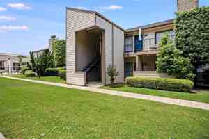 featured image of 7060 N Holiday Dr