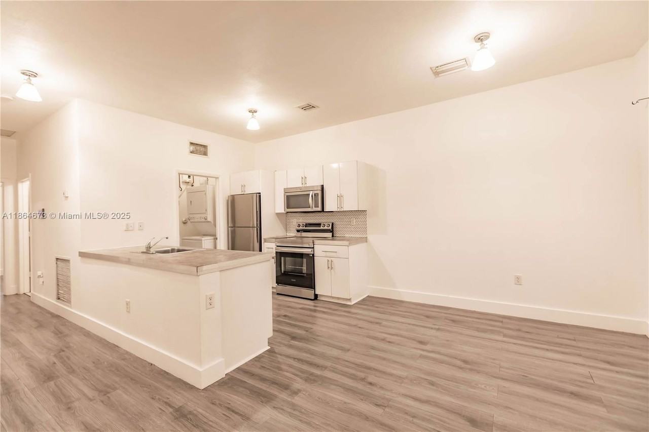 445 Nw 77th St #445 - Photo 4 of 8