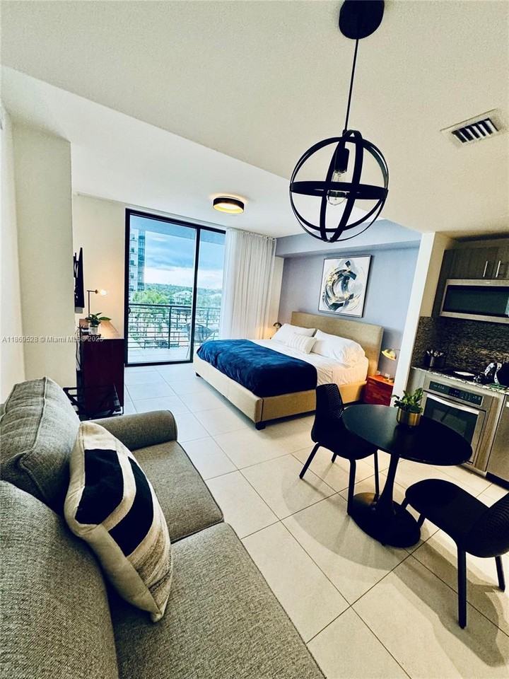 5350 Nw 84th Ave #610 - Photo 2 of 8