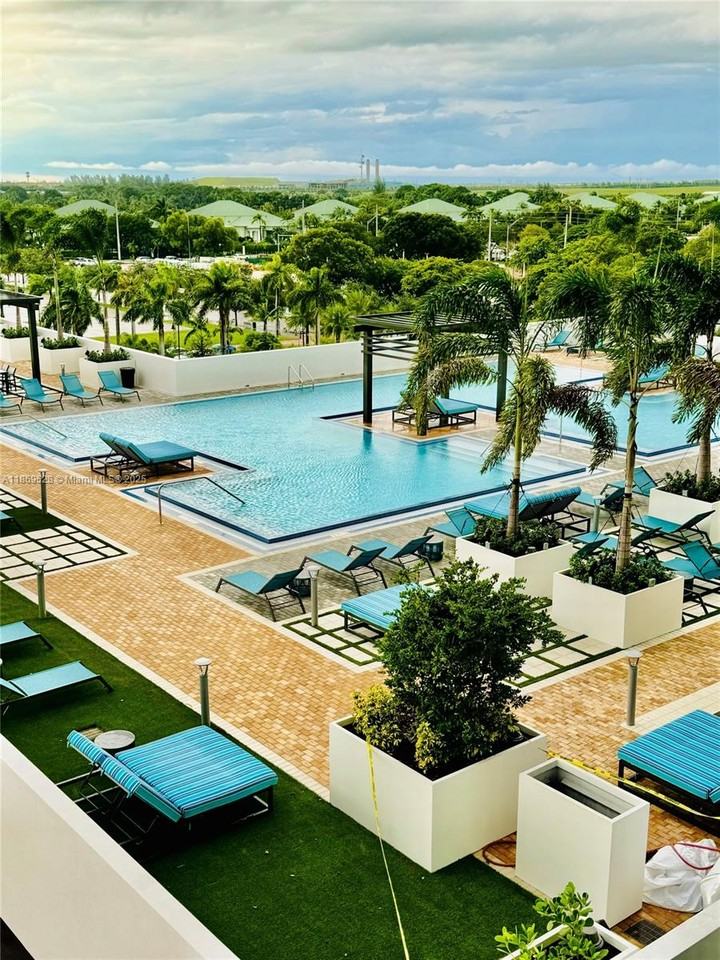 5350 Nw 84th Ave #610 - Photo 3 of 8