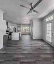 105 N Austin Ave - Photo 1 of 1