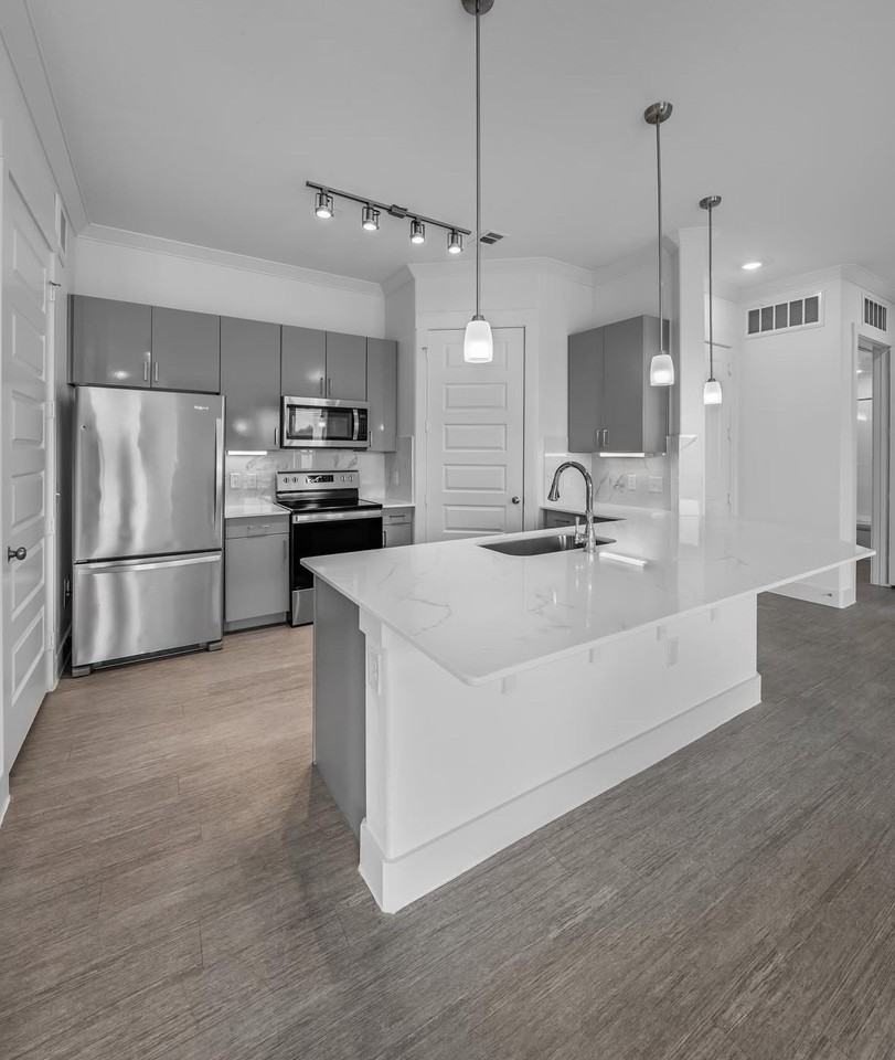 2111 N Austin Ave #01-145 - Photo 2 of 6