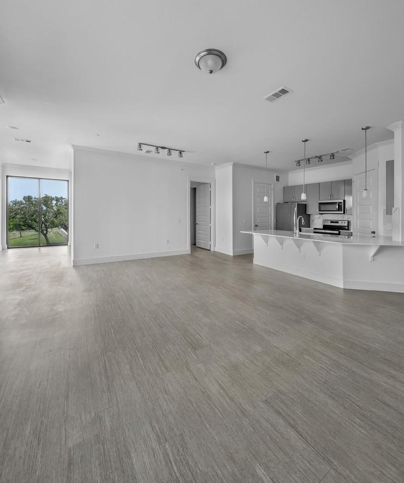 2111 N Austin Ave #01-145 - Photo 6 of 6