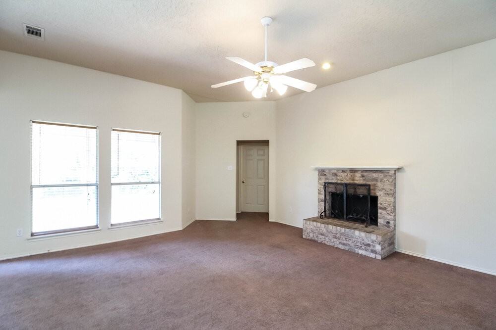 216 Stone Creek Blvd - Photo 2 of 16