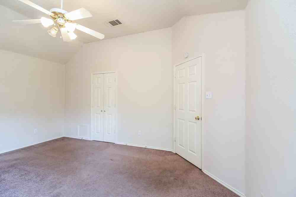 216 Stone Creek Blvd - Photo 6 of 16