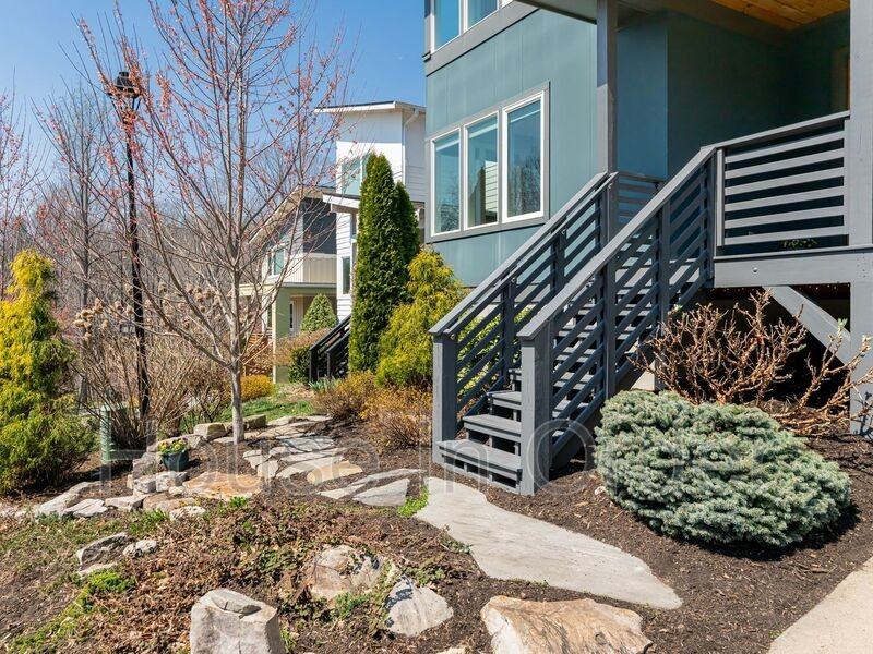 27 Mauricet Ln - Photo 3 of 28