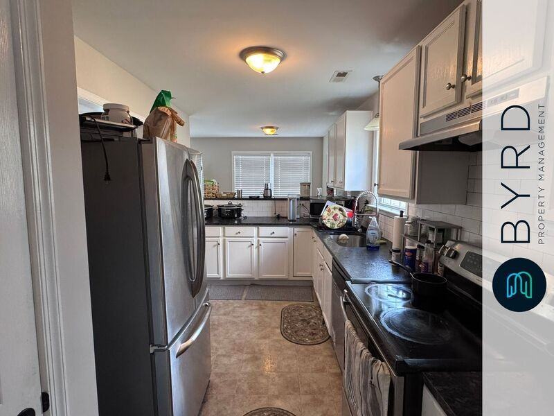 115 E 14th St #3 - Photo 4 of 12