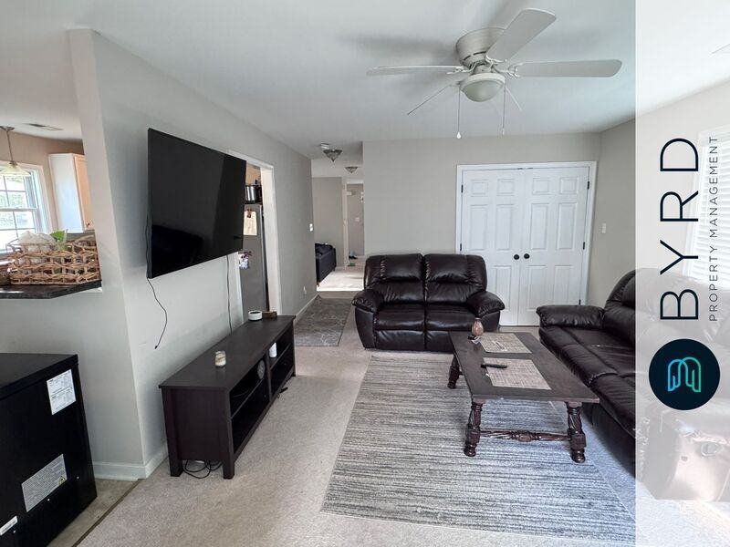 115 E 14th St #3 - Photo 5 of 12