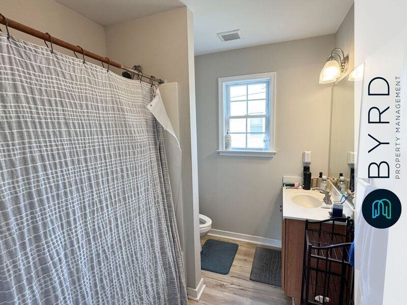 115 E 14th St #3 - Photo 7 of 12