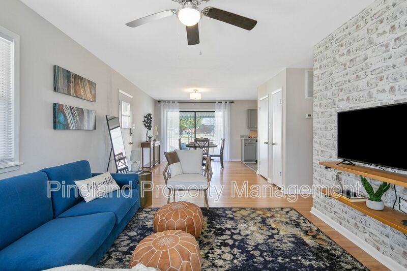 6022 Elstree Pl - Photo 3 of 17