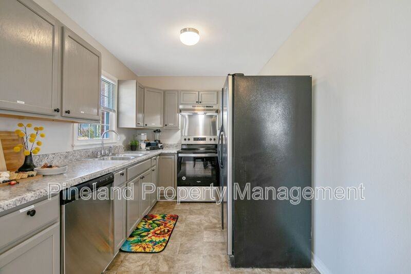 6022 Elstree Pl - Photo 7 of 17