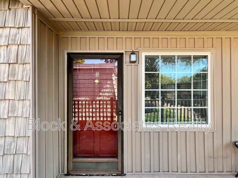 3816 - Photo 3 of 21