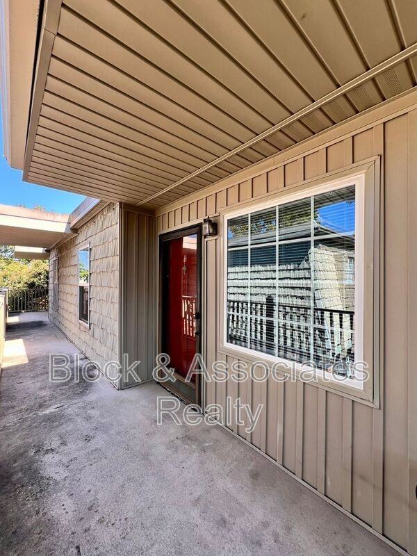 3816 - Photo 5 of 21