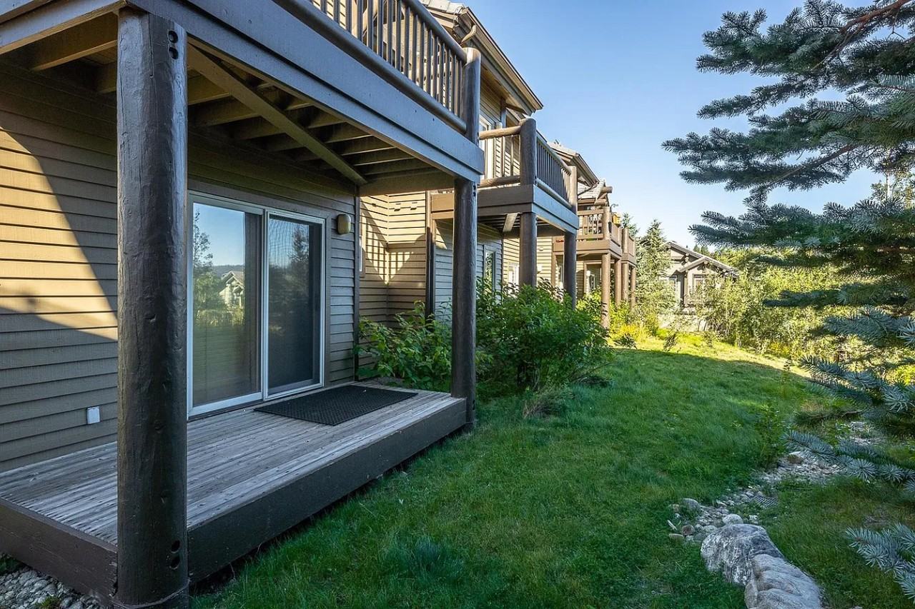 963 Fairway Cir - Photo 2 of 10