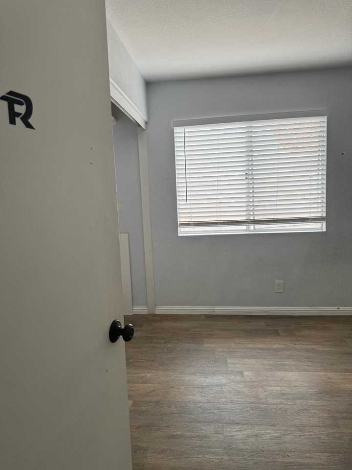 5543 N Magnolia Dr #NA - Photo 2 of 16