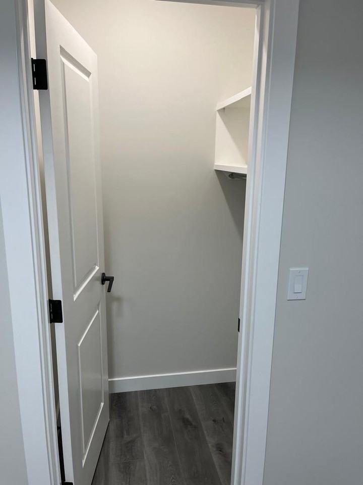 115 Creekview Gardens Southwest - Photo 2 of 12