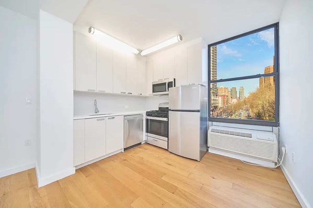 2338 2nd Ave #7A - Photo 2 of 14