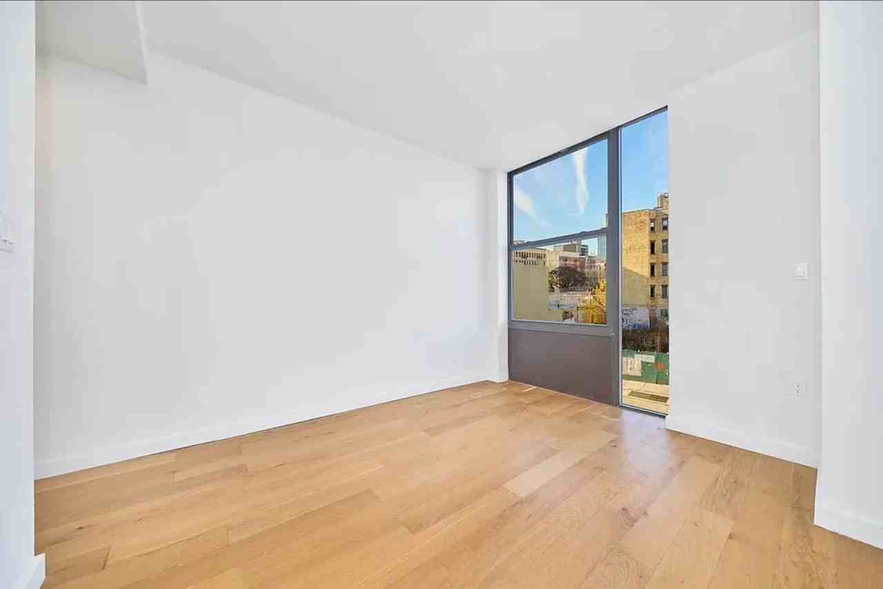 2338 2nd Ave #7A - Photo 4 of 14