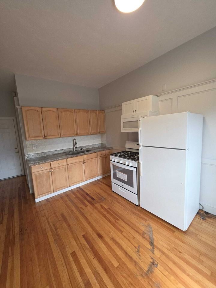 1-7 High Street - Photo 2 of 28