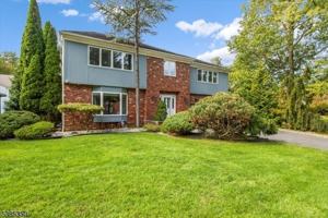 featured image of 6 Ashland St