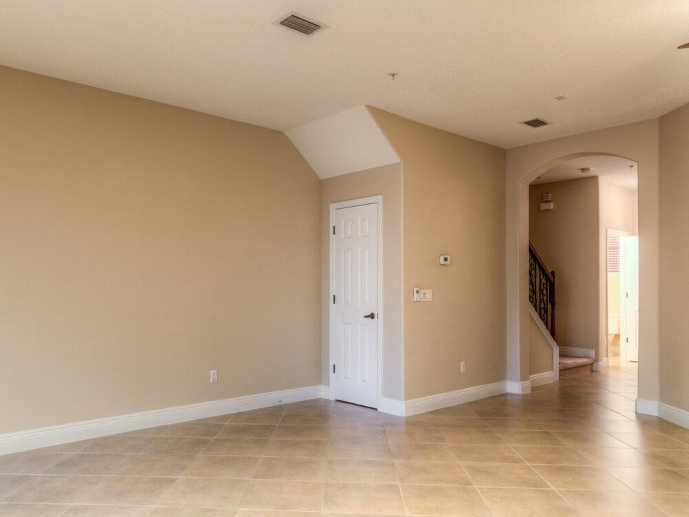 1348 Benevolent St - Photo 3 of 16