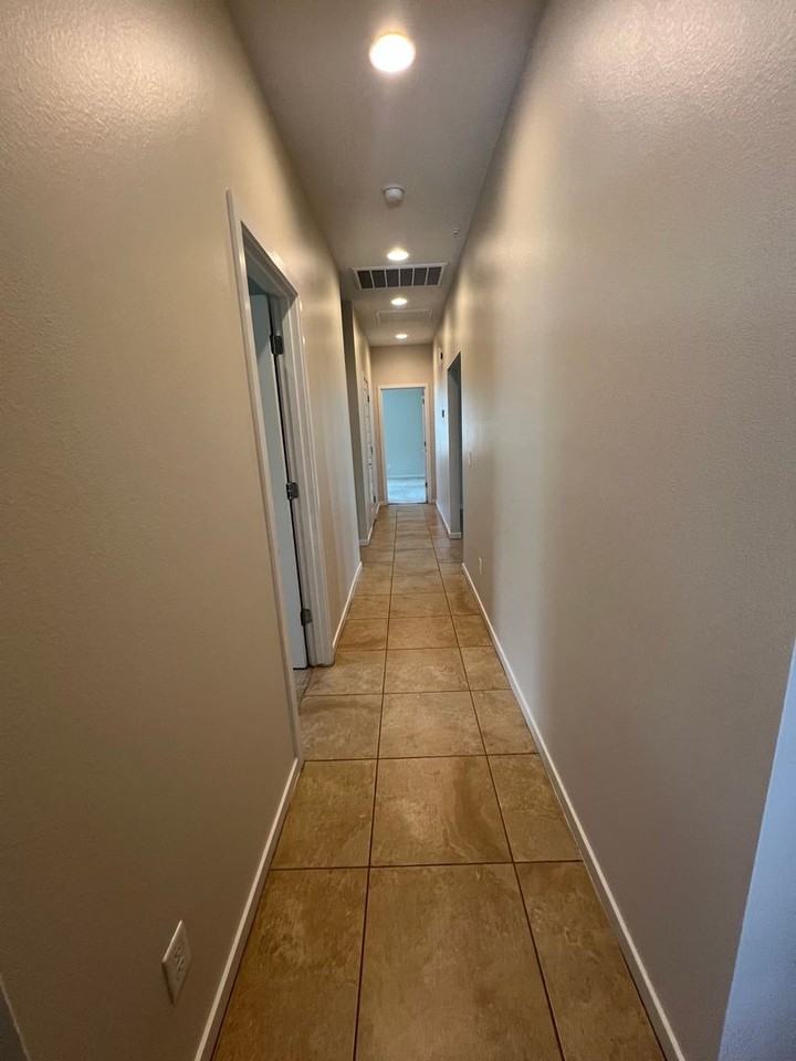 3546 E Ravenswood Dr - Photo 4 of 40