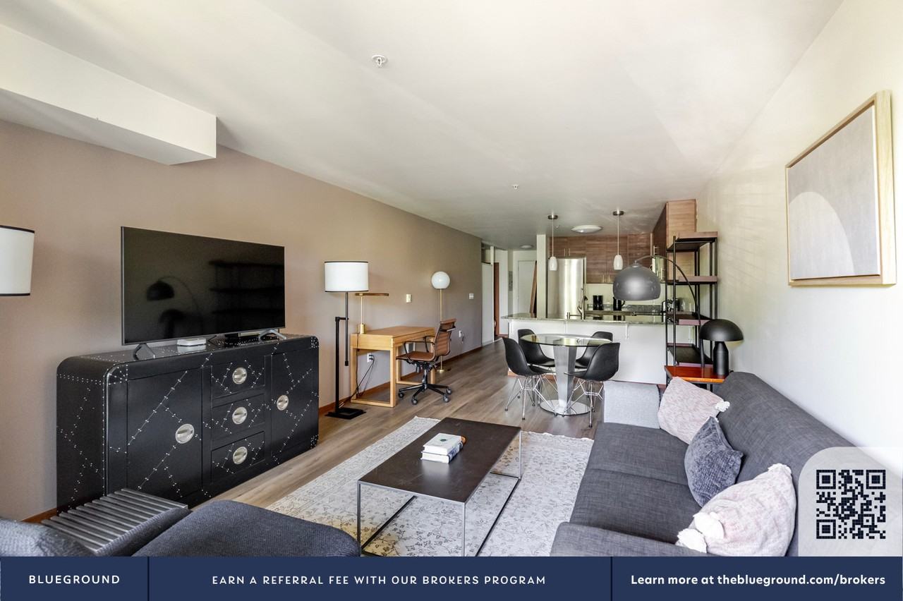 4219 South Othello Street - Photo 5 of 40