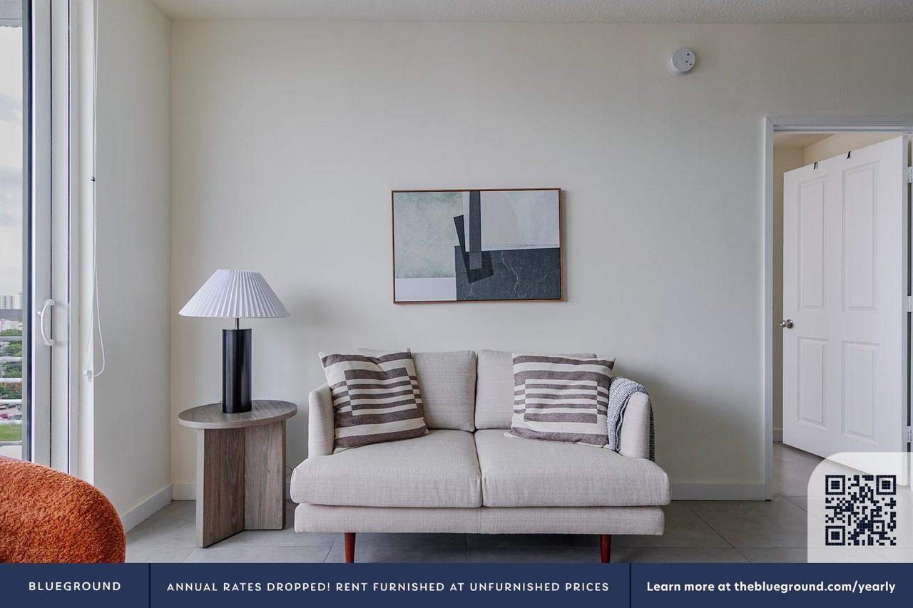 729 Northwest 2nd Street - Photo 4 of 49