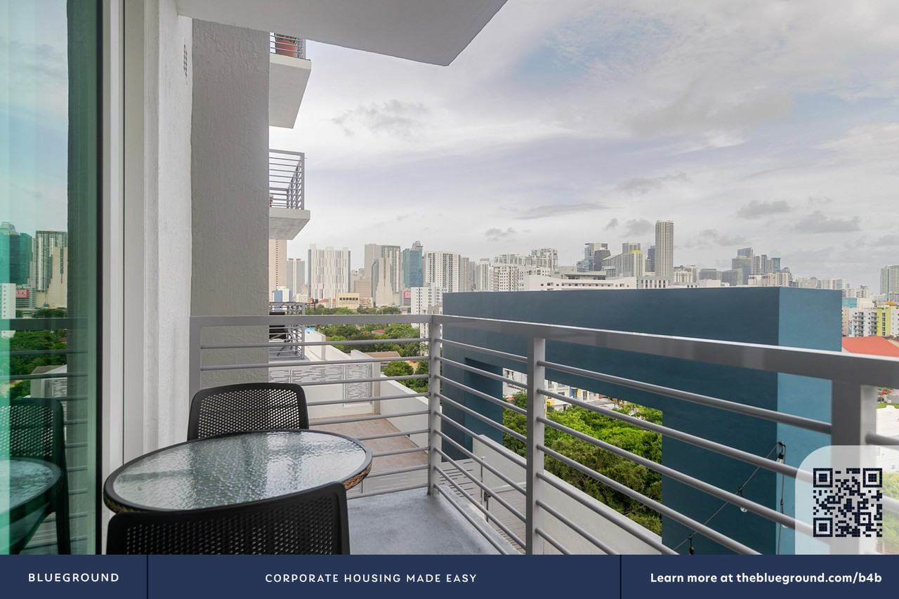 729 Northwest 2nd Street - Photo 6 of 49