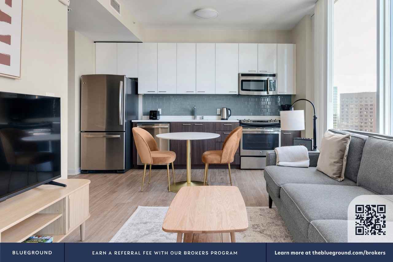 1 S Market St #2023 - Photo 5 of 34