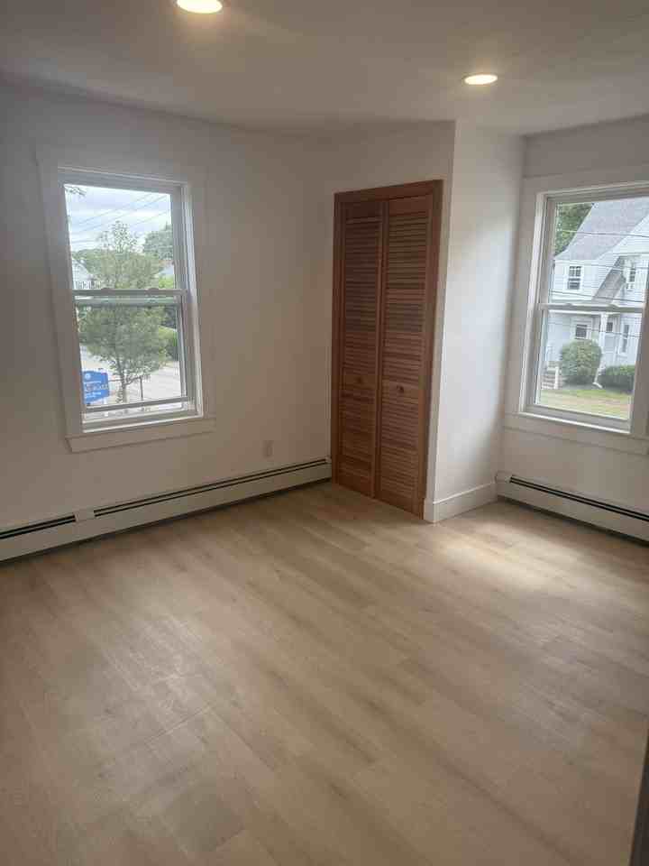 14 Lincoln St - Photo 5 of 11