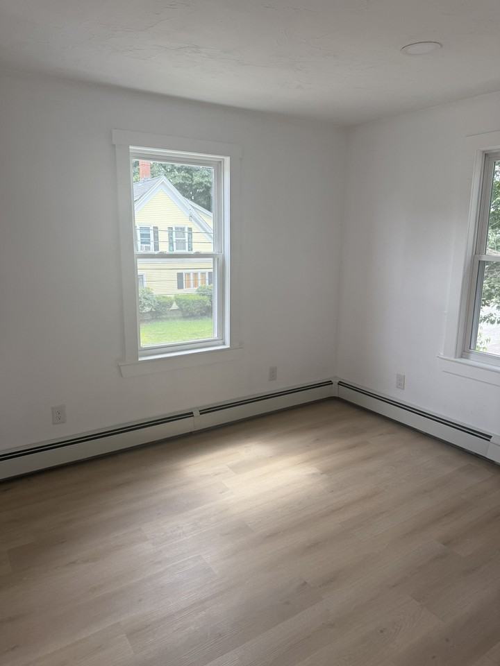 14 Lincoln St - Photo 7 of 11