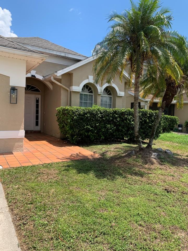 1976 Willow Wood Drive