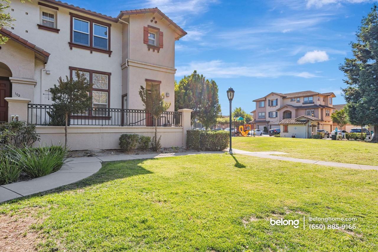 100 Santa Ines St - Photo 2 of 41