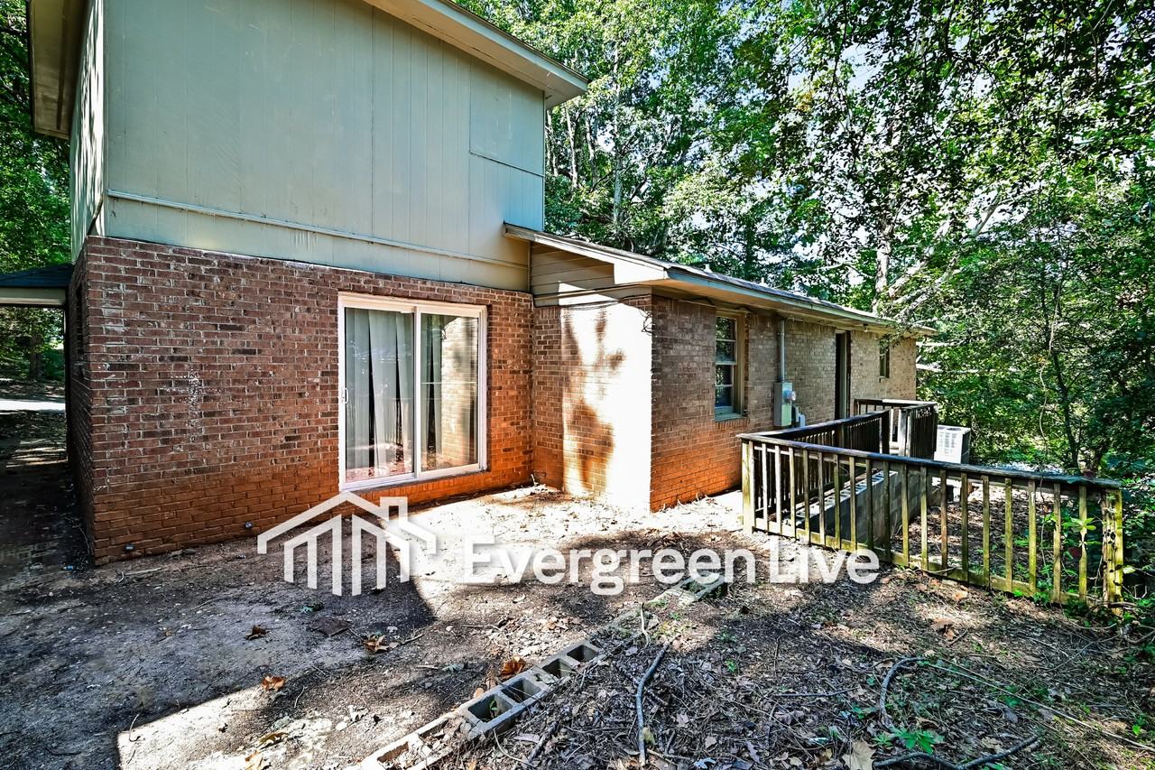 137 Green Tree Dr - Photo 3 of 10