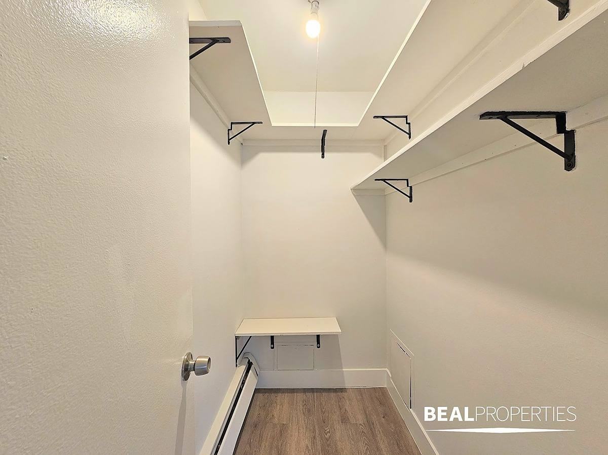 1342 N Dearborn St - Photo 6 of 9