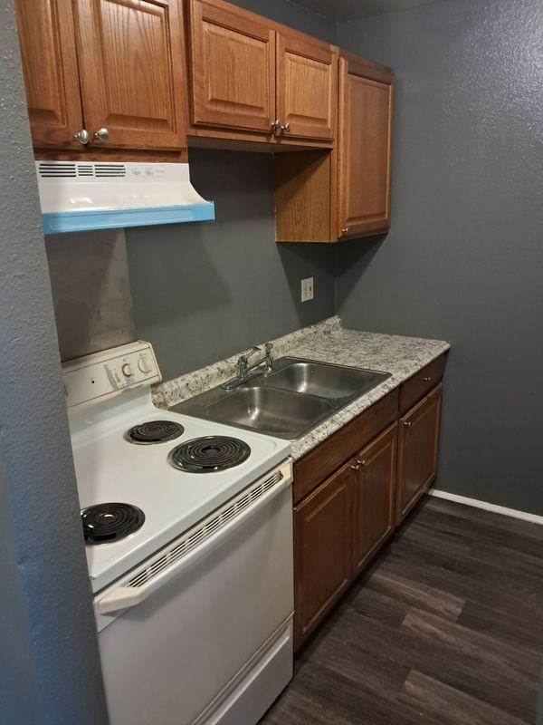 1425 Yosemite St ##12 - Photo 2 of 10