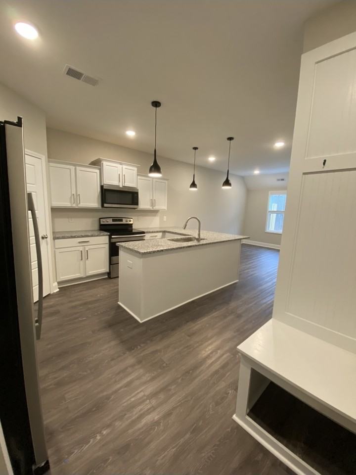 1023 Glenkirk Dr #D - Photo 5 of 20