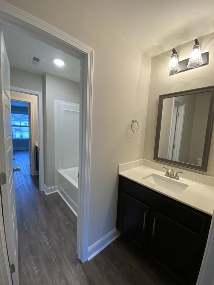 1023 Glenkirk Dr #D - Photo 4 of 20