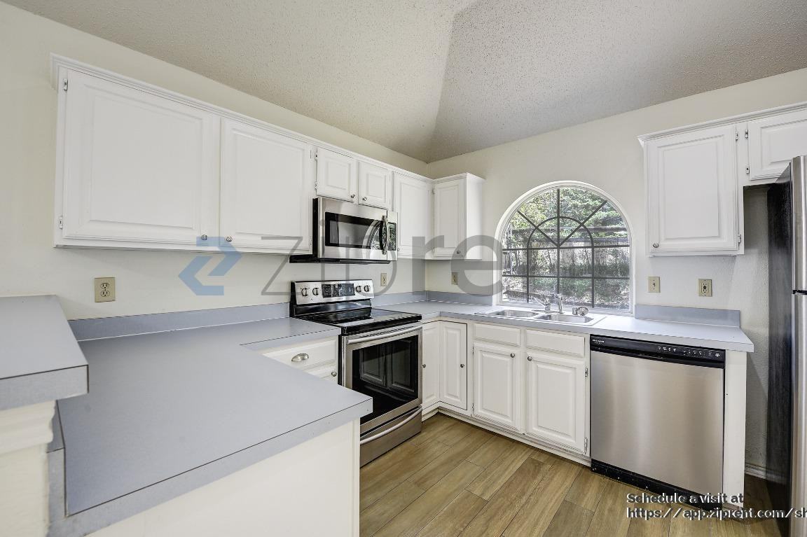 1206 Hyde Park Drive - Photo 7 of 21