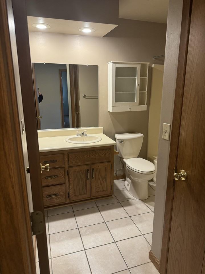 8 Continental Ct - Photo 5 of 27