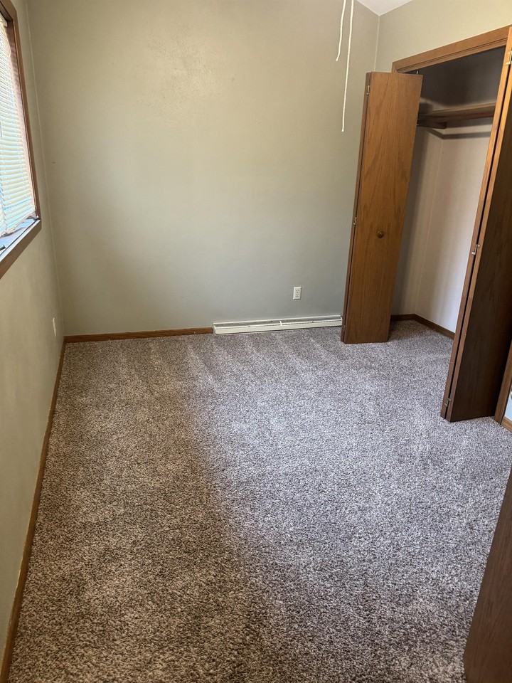 8 Continental Ct - Photo 6 of 27