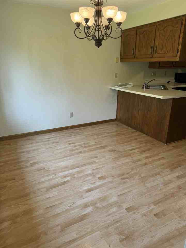 8 Continental Ct - Photo 4 of 27