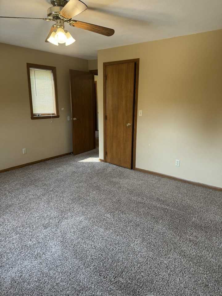 8 Continental Ct - Photo 7 of 27