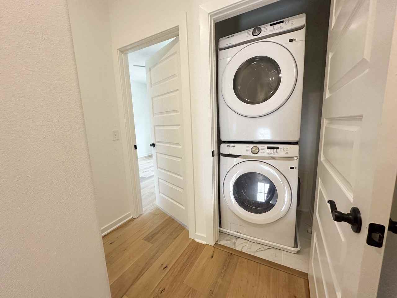 1254 W Hendrix St #2 - Photo 3 of 15