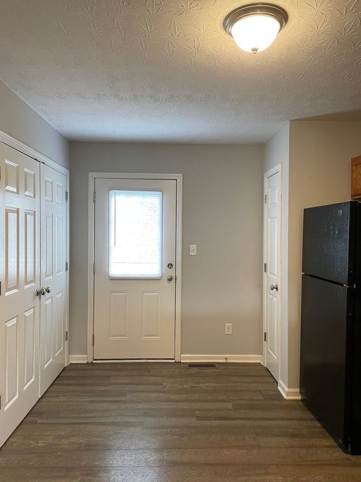 398 Lower Stone Ave - Photo 6 of 19