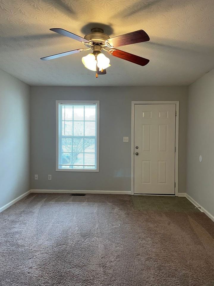398 Lower Stone Ave - Photo 7 of 19